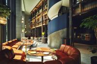 Un lugar para sentarse en voco Osaka Central by IHG