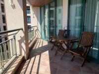 Balkón nebo terasa v ubytování Port Balchik apartment