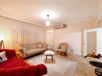 Een zitgedeelte bij Spacious and Cozy Apartment in Muratpasa Antalya