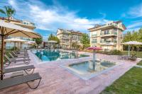 Bazén v ubytování Belek Deluxe Suit nebo v jeho okolí