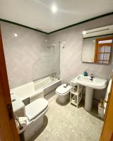 Łazienka w obiekcie Apartamentos Sa Tenassa