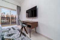 TV a/nebo společenská místnost v ubytování SIMPLY COMFORT in Sarai Palm Jumeirah