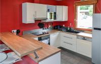 Kuchnia lub aneks kuchenny w obiekcie 4 Bedroom Beautiful Home In Garein