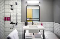 Moxy Seoul Myeongdongにあるバスルーム