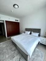 Postel nebo postele na pokoji v ubytování Luxury full sea view flat