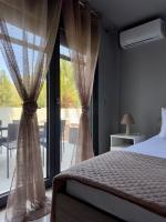 Posteľ alebo postele v izbe v ubytovaní Villa Rose Ground Floor - Private Swimming Pool Garden
