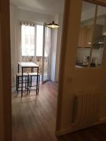 Kuchnia lub aneks kuchenny w obiekcie Agréable appartement lumineux au centre-ville