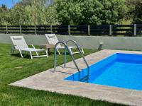 Bazén v ubytovaní Villa Rose Ground Floor - Private Swimming Pool Garden alebo v jeho blízkosti