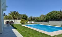 Bazén v ubytovaní Villa Rose Ground Floor - Private Swimming Pool Garden alebo v jeho blízkosti