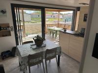 Kuchnia lub aneks kuchenny w obiekcie Cottage parc résidentiel de loisir