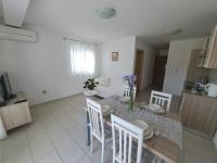 Kuchyň nebo kuchyňský kout v ubytování Apartments Fran