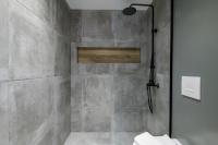 Kúpeľňa v ubytovaní Acropolis Magenta Luxury Suites