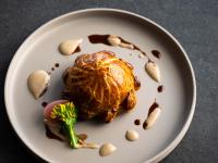 Jídlo v ryokanu nebo okolí