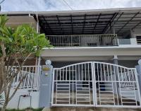Sweethome Homestay Sandakanにあるバルコニーまたはテラス
