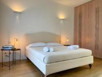 A bed or beds in a room at Luxury Penthouse with Stunning View and Hammam