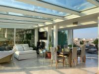A seating area at Luxury Penthouse with Stunning View and Hammam