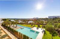Bazén v ubytovaní Precioso piso de 3 dormitorios en las Colinas alebo v jeho blízkosti