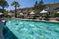 Bazén v ubytování Kalyves Beach Hotel nebo v jeho okolí