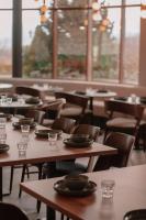 En restaurant eller et andet spisested på Rodzinne Resorty Karkonosze