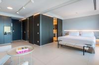 Postel nebo postele na pokoji v ubytování INNSiDE by Meliá Alicante Porta Maris