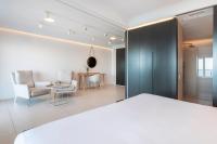Postel nebo postele na pokoji v ubytování INNSiDE by Meliá Alicante Porta Maris