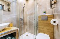 Kúpeľňa v ubytovaní Loft House Rozewie - Całoroczne domki z Balią ogrodową