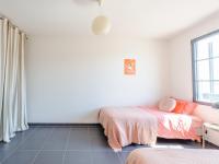 Łóżko lub łóżka w pokoju w obiekcie Maison Angoulins: 6 Pers, Mer à 150m, WIFI, Terrasse, Équipée Bébé - FR-1-535-45