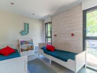 Łóżko lub łóżka w pokoju w obiekcie Villa familiale 10 pers. à Biscarrosse avec piscine chauffée, près du lac et des pistes cyclables - FR-1-319-488