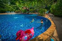 Bazén v ubytování Rabbit Resort Pattaya nebo v jeho okolí