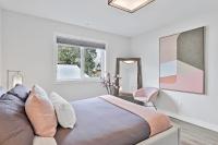 The Alpine Escape by Samsara Resort Top View Downtown 4BR & 3BTHにあるベッド