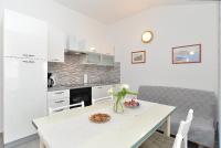 Kuchnia lub aneks kuchenny w obiekcie Apartments Mira 1293
