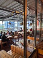 Restaurace v ubytování The Living Roof