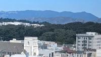 B&Bから撮影された、または一般的な山の景色