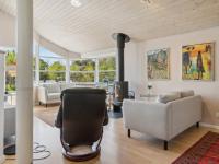 Posezení v ubytování Holiday Home Petri - 500m from the sea by Interhome