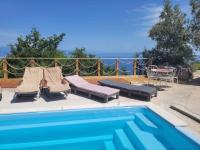 Bazén v ubytovaní Apartment in Liganj 35553 alebo v jeho blízkosti