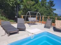 Bazén v ubytovaní Apartment in Liganj 35553 alebo v jeho blízkosti