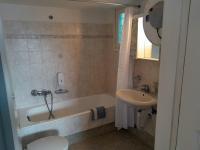 A bathroom at Sunny Guest House New Port Mykonos