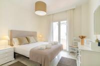 Postel nebo postele na pokoji v ubytování MARBELLA BANUS SUITES - Banus Playa Rocio Beachside Complex