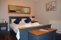 Postel nebo postele na pokoji v ubytování Luxury home in York - sleeps -5 , Free parking ,