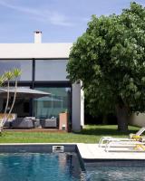 A piscina localizada em Villa Luxe Oasis ou nos arredores