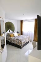 Cama ou camas em um quarto em Villa Luxe Oasis