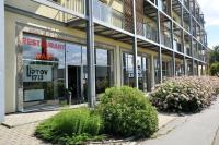 Tòa nhà nơi căn hộ tọa lạc