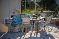 Balkón nebo terasa v ubytování Spyros House, 3 bedrooms-sea view-in Agia Efimia