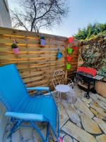 Patio alebo iná vonkajšia časť ubytovania Mer et soleil