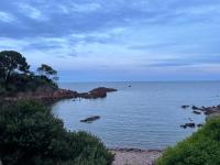 Plán poschodí v ubytovaní Le Nid T2 grande terrasse au parc Santa Lucia Saint Raphaël bord de mer calanque à 100m