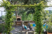 A garden outside Il Meriggeto