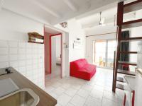 Kúpeľňa v ubytovaní Charmant 2 pièces avec mezzanine, parking, à 300m de la plage et commerces - FR-1-338-502