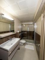 Koupelna v ubytování Martinenz Hotel