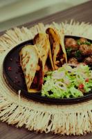 Jídlo v hotelu nebo okolí