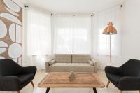 Posedenie v ubytovaní Luxury Seaview Villa by Olala Homes